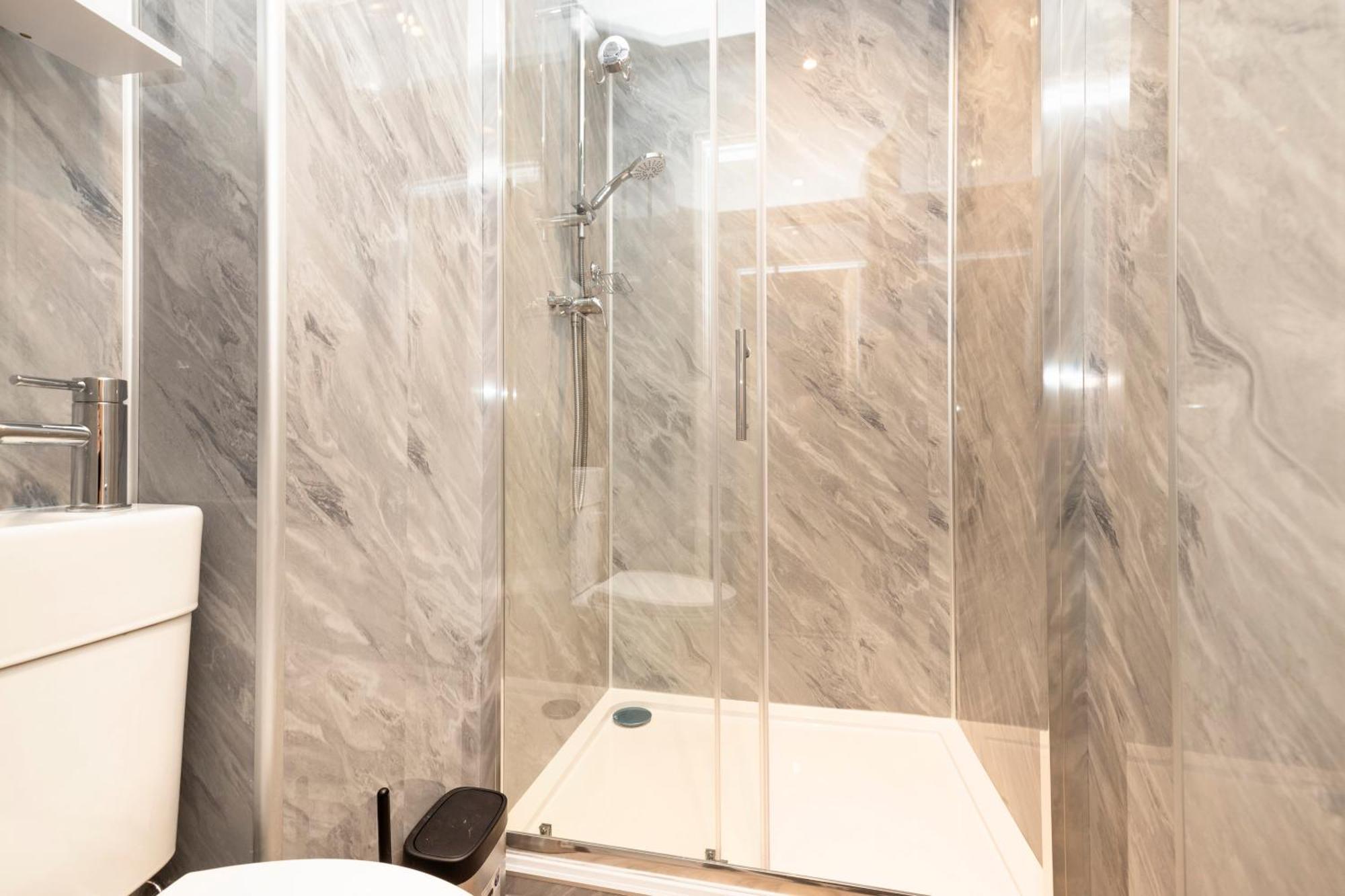 Joivy 3Br Flat In Haymarket With Free Parking EDI Eksteriør billede