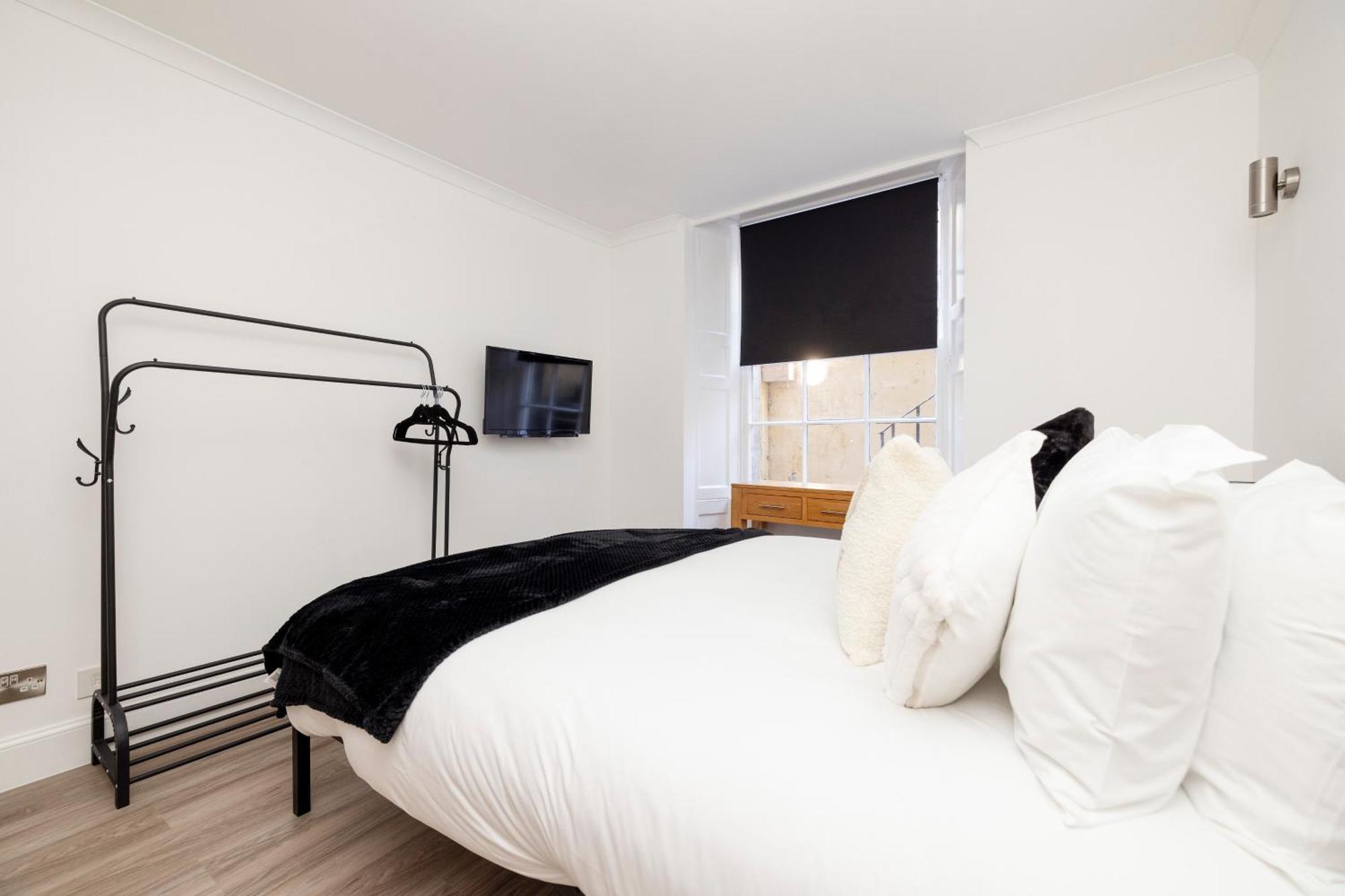 Joivy 3Br Flat In Haymarket With Free Parking EDI Eksteriør billede