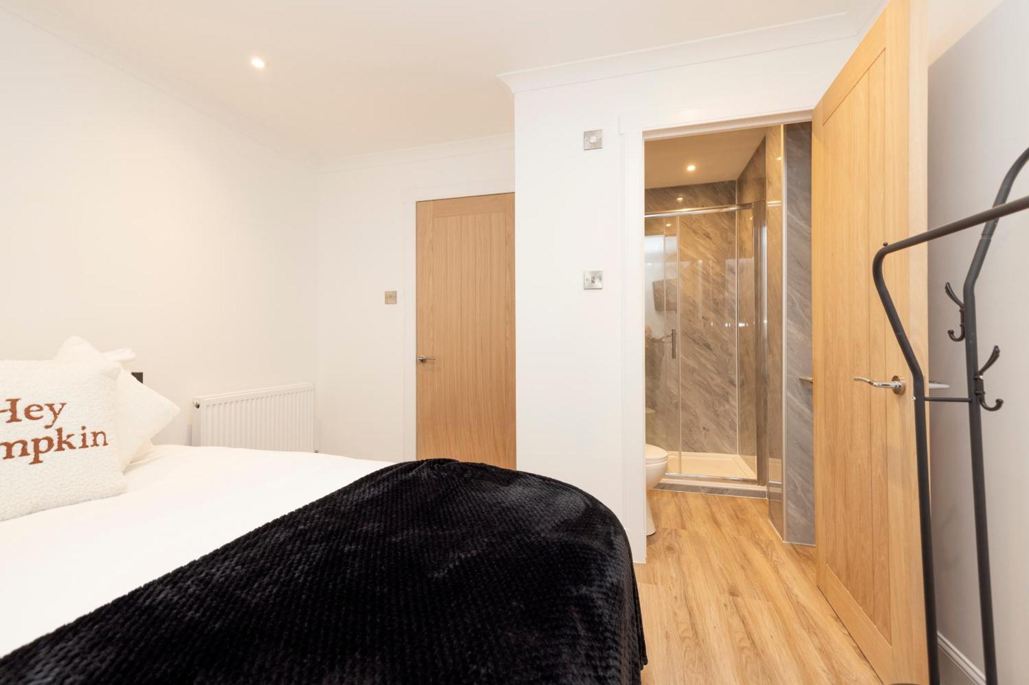 Joivy 3Br Flat In Haymarket With Free Parking EDI Eksteriør billede