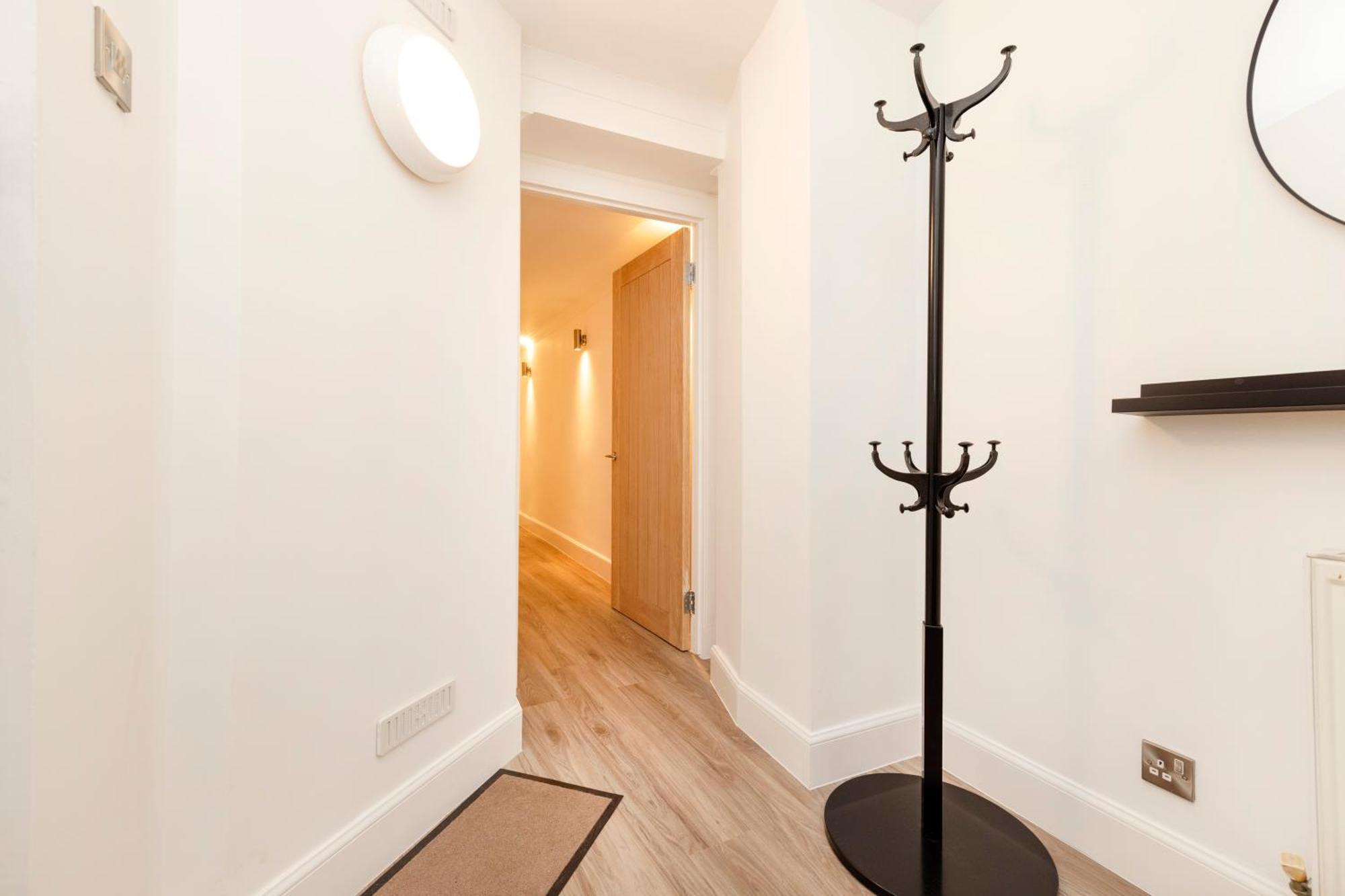 Joivy 3Br Flat In Haymarket With Free Parking EDI Eksteriør billede